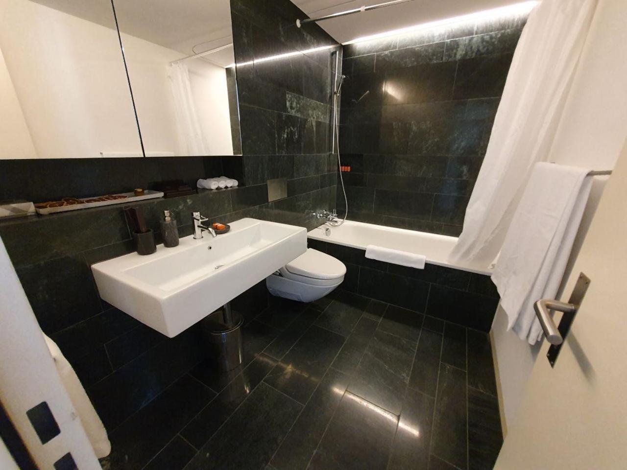 Lucerne Lake View Apartments ห้อง รูปภาพ